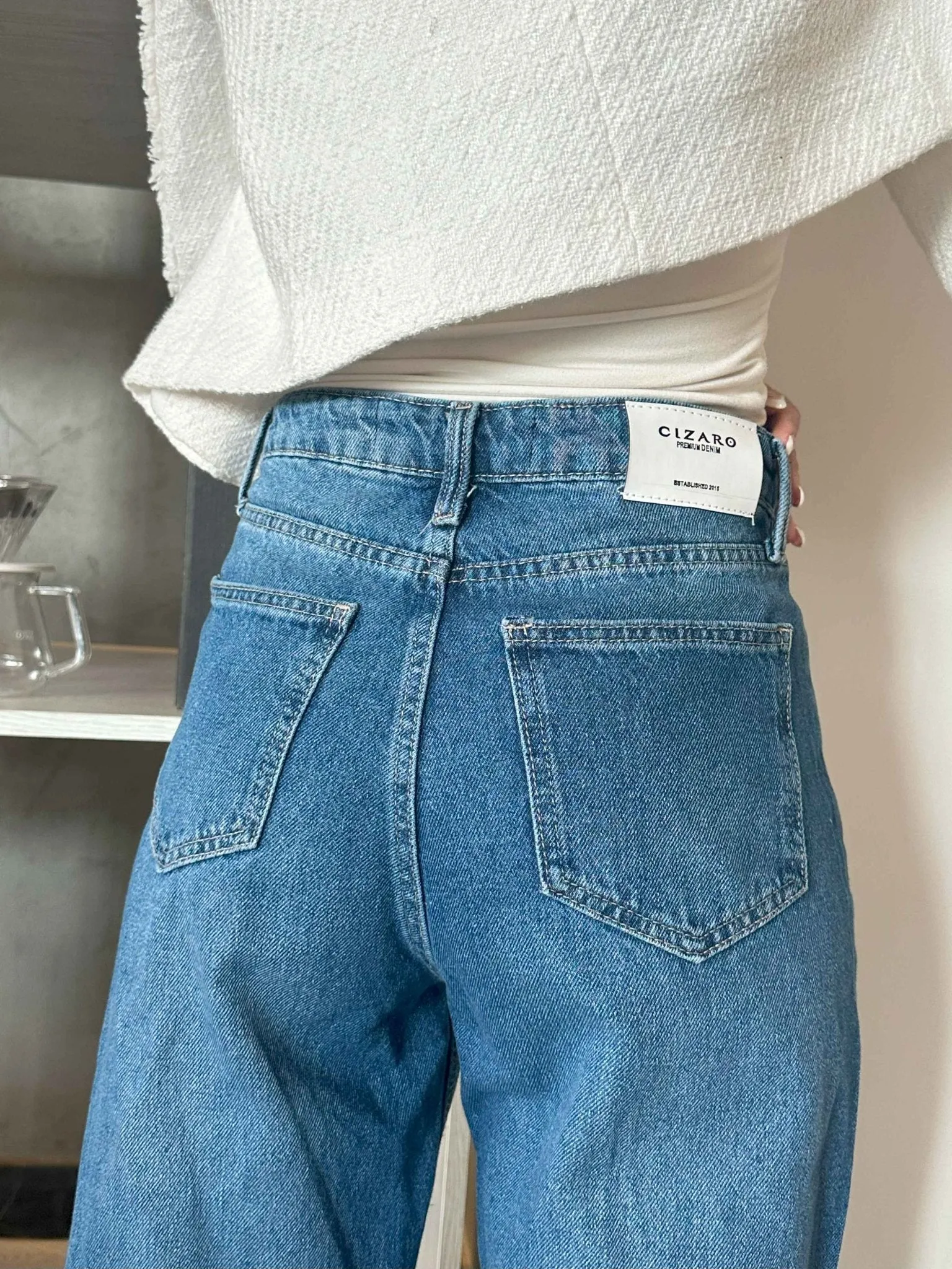 Baggy - Mid Blue Wash Jeans.