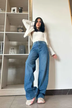 Baggy - Mid Blue Wash Jeans.