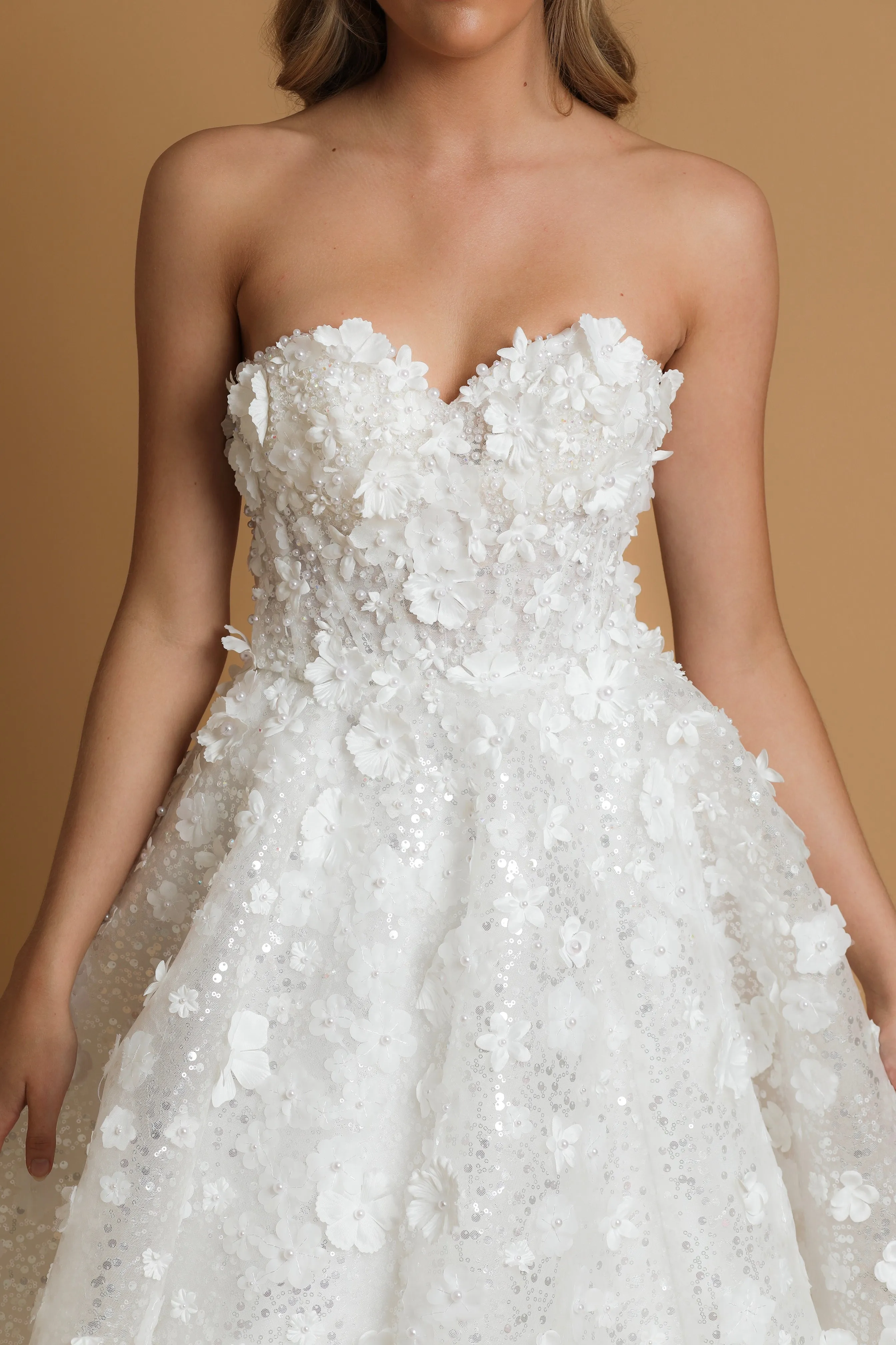 Strapless sparkling 3D flower wedding dress