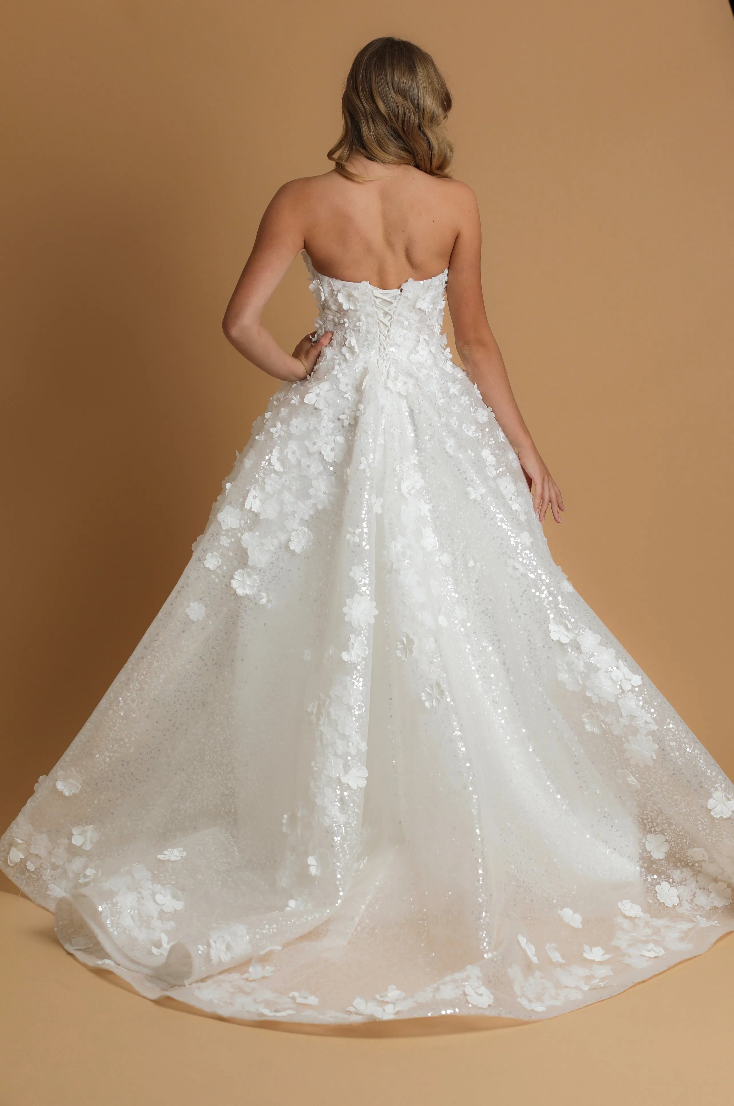 Strapless sparkling 3D flower wedding dress