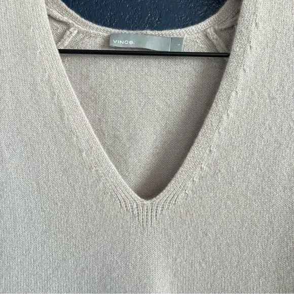 VINCE V-Neck Cashmere Sweater